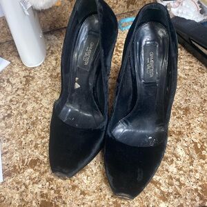 Nice velvet shoes
